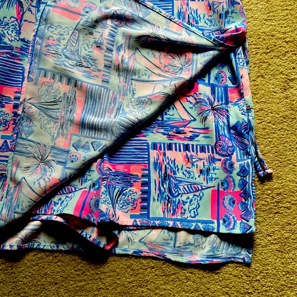 Lilly Pulitzer romper size 10. Excellent condition - Picture 2 of 3